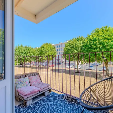 Appartamento 90m - Sleeps 6 - Balcony - Free Parking - Walk To Centre La Rochelle (Charente-Maritime)