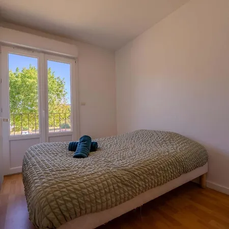 Appartamento 90m - Sleeps 6 - Balcony - Free Parking - Walk To Centre