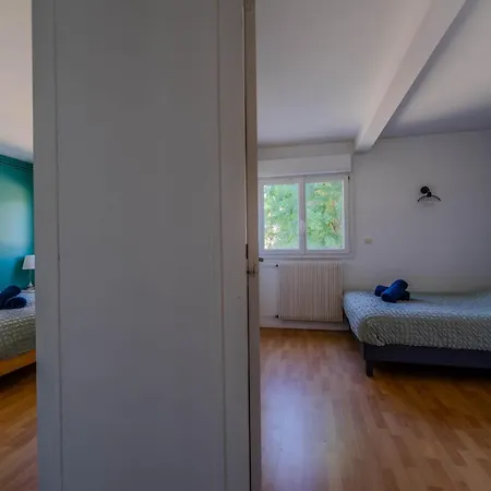 Appartamento 90m - Sleeps 6 - Balcony - Free Parking - Walk To Centre *
