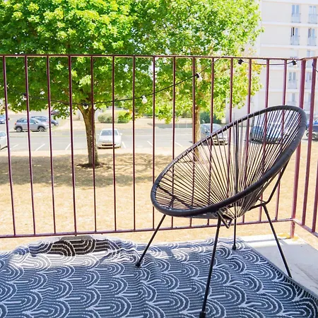 90m - Sleeps 6 - Balcony - Free Parking - Walk To Centre