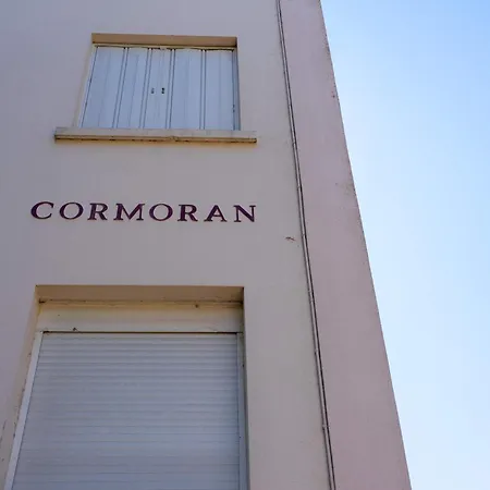 90m - Sleeps 6 - Balcony - Free Parking - Walk To Centre *